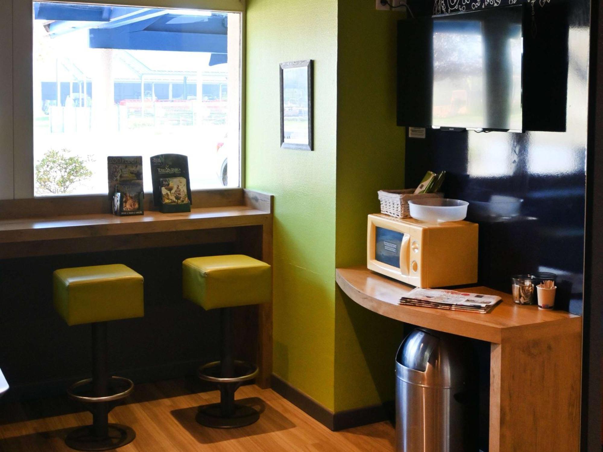 Bonchamp Les Laval Hotel Ibis Budget Laval מראה חיצוני תמונה