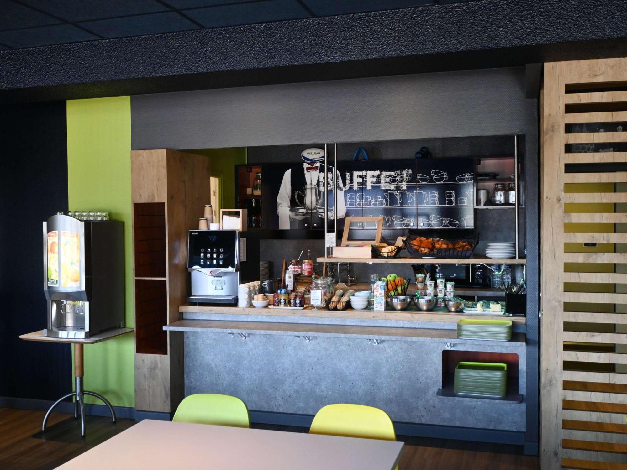 Bonchamp Les Laval Hotel Ibis Budget Laval מראה חיצוני תמונה