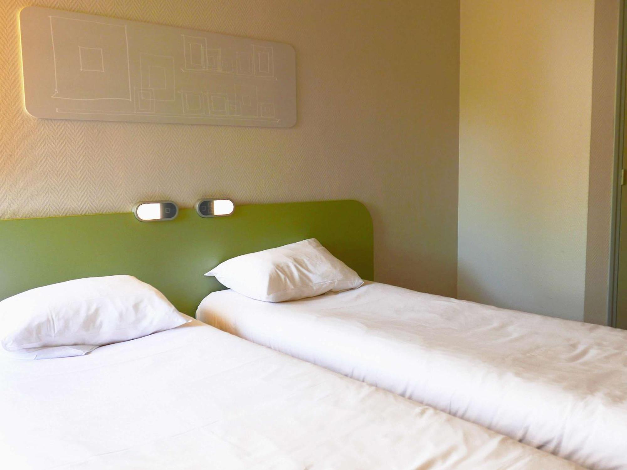 Bonchamp Les Laval Hotel Ibis Budget Laval מראה חיצוני תמונה